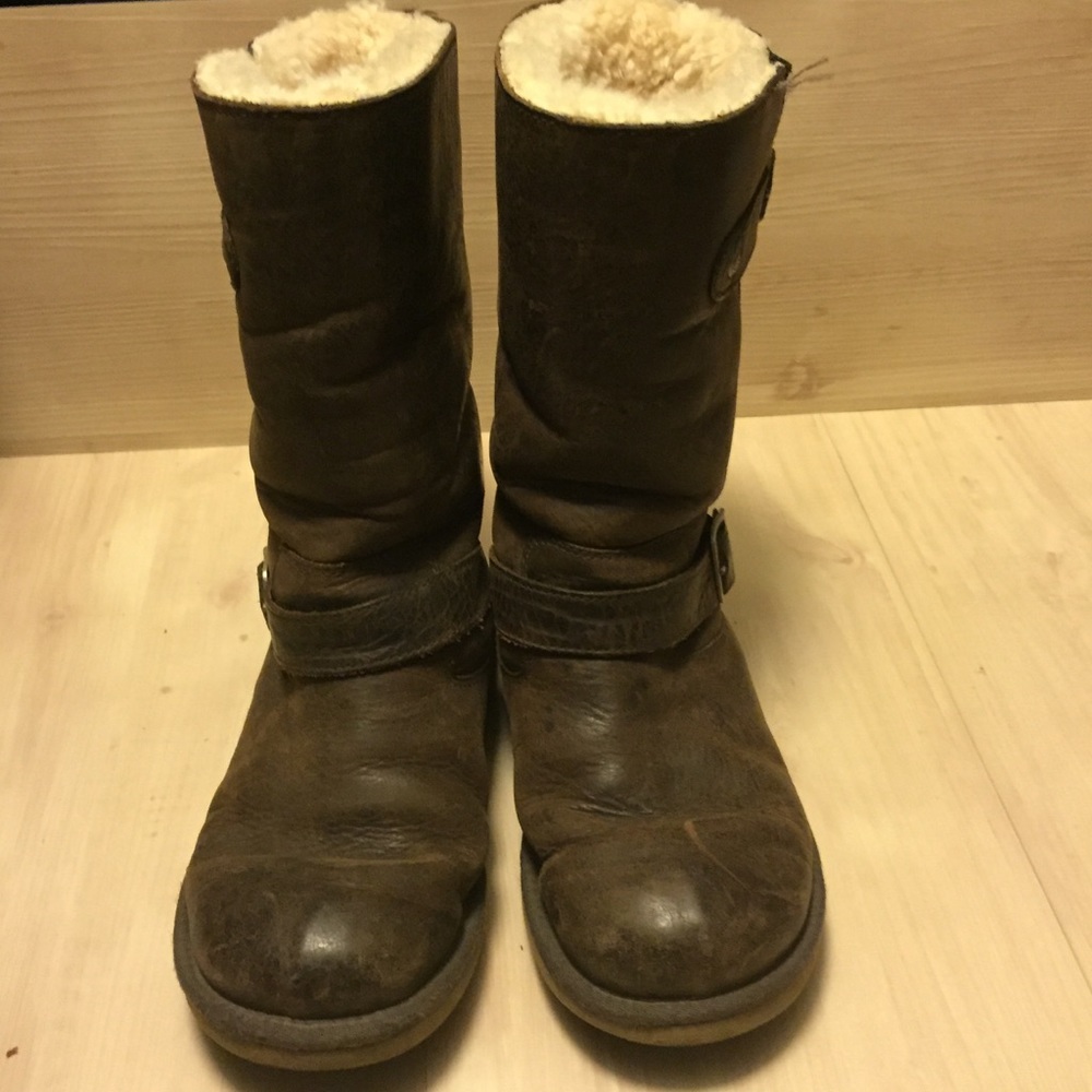 UGG Kensington leather brown boot Sz 7 pre owned